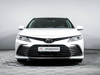 2021 Toyota Camry VIII (XV70) Рестайлинг, белый, 3729000 рублей, вид 2