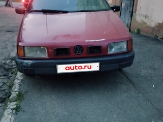1990 Volkswagen Passat B3, красный, 155000 рублей, вид 1