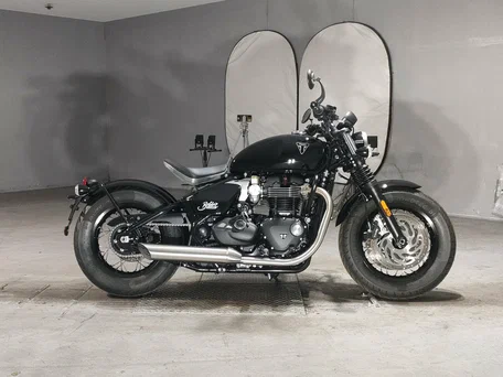 2026 Triumph Bonneville Bobber, чёрный, 1900000 рублей, вид 1