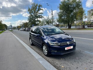 2017 Volkswagen Touran II, синий, 1679000 рублей, вид 1