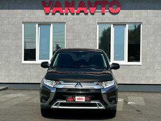 2018 Mitsubishi Outlander III Рестайлинг 3, коричневый, 2000000 рублей, вид 2