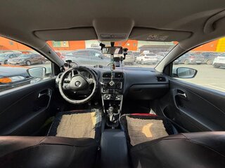 2015 Volkswagen Polo V Рестайлинг, белый, 850000 рублей, вид 4