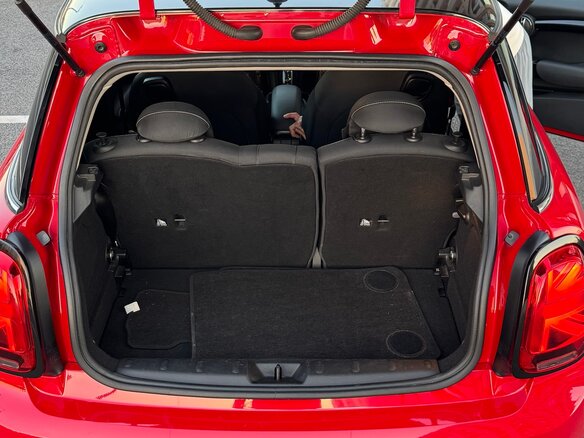 2018 Mini Hatch Cooper III (F55/F56), красный, 1700000 рублей - вид 7