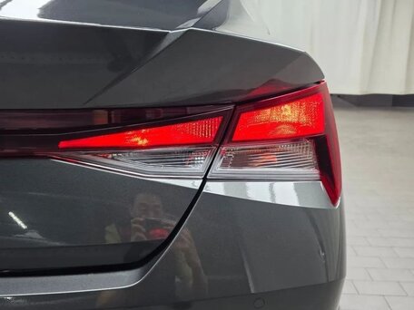 2022 Hyundai Avante VII, серый, 1760000 рублей, вид 5