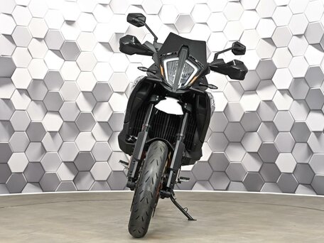2023 KTM 890 SMT, чёрный, 1177000 рублей, вид 5