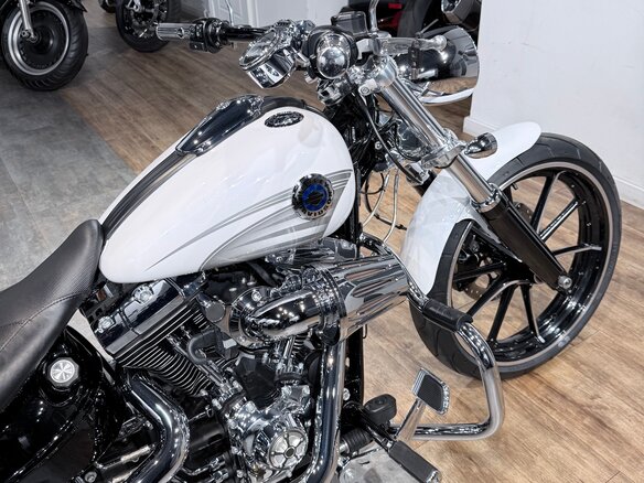 2016 Harley-Davidson Breakout, белый, 1799000 рублей - вид 12