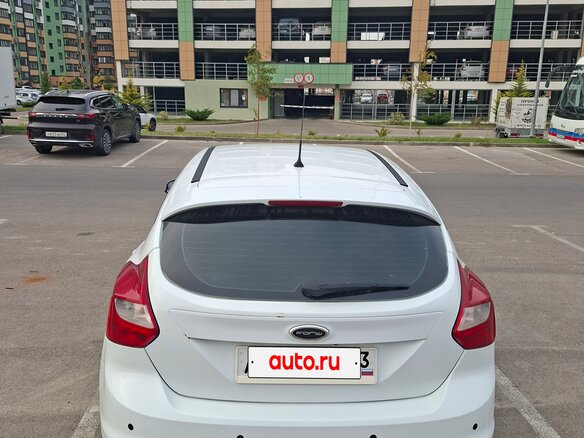 2011 Ford Focus III, белый - вид 4