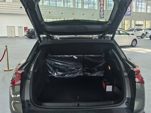 2026 Citroen C5 X, зелёный - вид 8