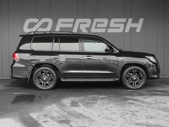 2011 Lexus LX 570 III, чёрный, 2890000 рублей - вид 4