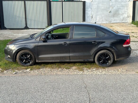 2011 Volkswagen Polo V, чёрный, 500000 рублей