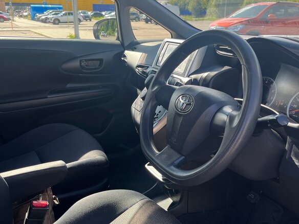 2014 Toyota Wish II Рестайлинг, белый - вид 6