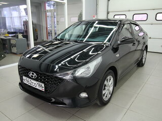 2022 Hyundai Solaris II Рестайлинг, чёрный, 1600000 рублей, вид 3