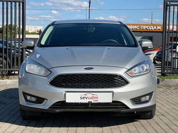 2016 Ford Focus III Рестайлинг, серебристый, 997000 рублей - вид 4