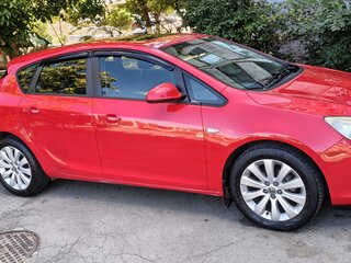 2011 Opel Astra J, красный, 750000 рублей, вид 2