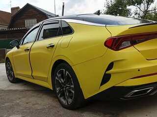 2021 Kia K5 III, жёлтый, 2300000 рублей, вид 3