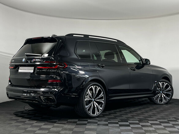 2026 BMW X7 M60i I (G07) Рестайлинг, чёрный, 22500000 рублей - вид 4