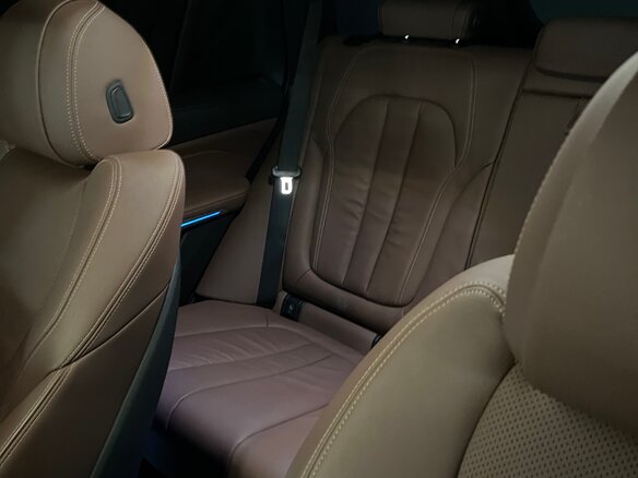 2019 BMW X5 40i IV (G05/G18), чёрный, 9000000 рублей - вид 8