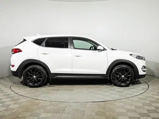 2017 Hyundai Tucson III, белый, 1699585 рублей, вид 4