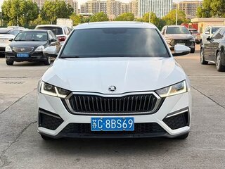 2022 Skoda Octavia IV (A8), белый, 1790005 рублей, вид 2