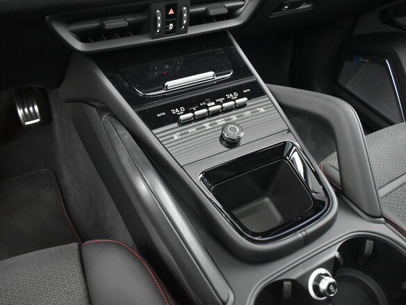 2025 Porsche Cayenne GTS III Рестайлинг, серый, 23999000 рублей - вид 23