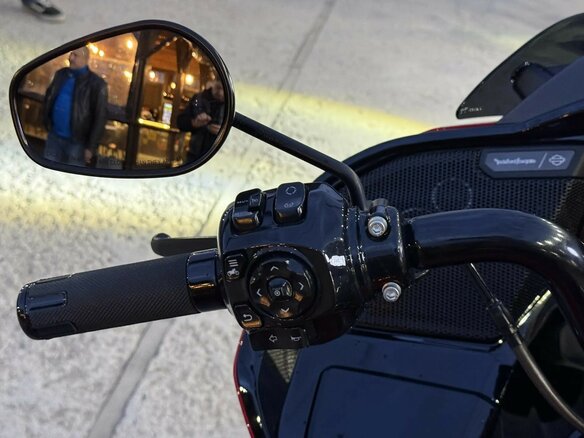 2025 Harley-Davidson CVO Road Glide ST, красный, 5150000 рублей - вид 16