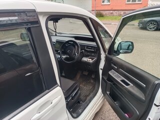 2019 Honda Stepwgn Spada V Рестайлинг, белый, 2400000 рублей, вид 4