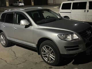 2006 Volkswagen Touareg I Рестайлинг, серебристый, 1400000 рублей, вид 2