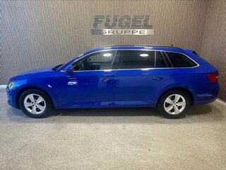 2023 Skoda Superb III Рестайлинг, синий, 3170000 рублей, вид 3