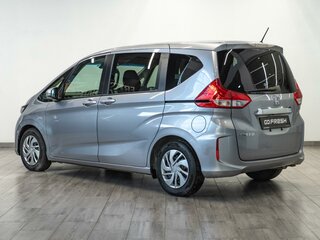 2019 Honda Freed II, серебристый, 1449000 рублей, вид 2