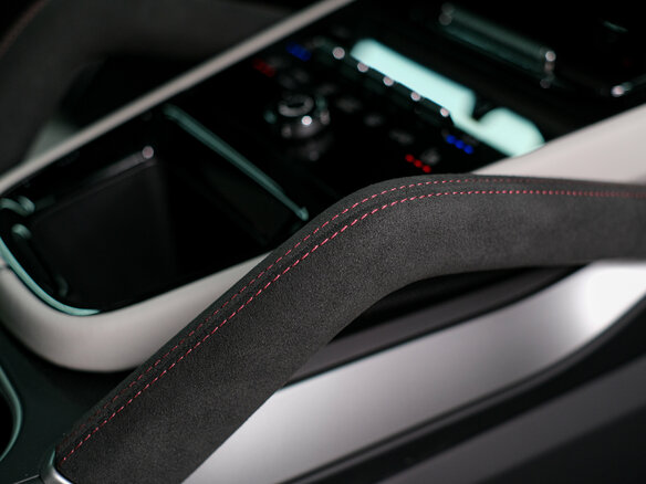 2026 Porsche Cayenne GTS III Рестайлинг, серый, 25900000 рублей - вид 35
