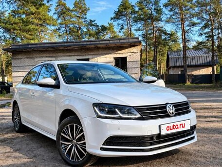 2017 Volkswagen Jetta VI Рестайлинг, белый, 1330000 рублей, вид 4