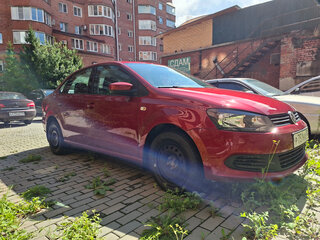 2015 Volkswagen Polo V, пурпурный, 999000 рублей, вид 2