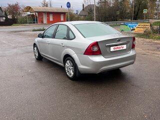 2008 Ford Focus II Рестайлинг, серебристый, 500000 рублей, вид 2