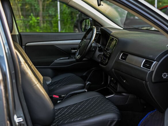 2018 Mitsubishi Outlander III Рестайлинг 2, серый - вид 14