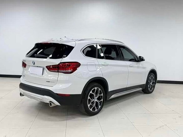 2022 BMW X1 20Li sDrive II (F48) Рестайлинг, белый - вид 1
