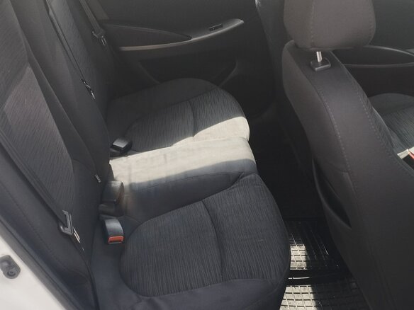 2015 Hyundai Solaris I Рестайлинг, белый, 515000 рублей - вид 13