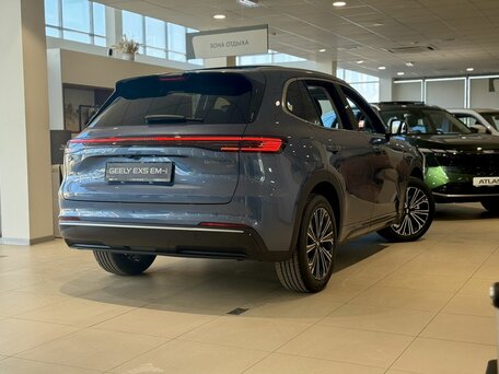 2026 Geely EX5 Гибрид EM-R, голубой, 3829990 рублей, вид 5