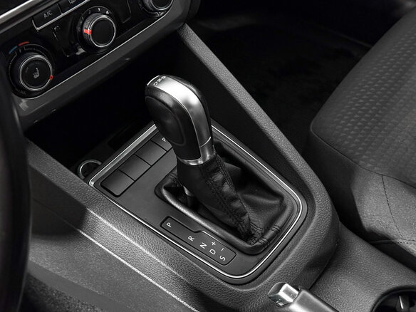 2018 Volkswagen Jetta VI Рестайлинг, серебристый, 1140000 рублей - вид 10