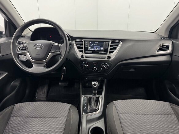 2022 Hyundai Solaris II Рестайлинг, белый, 1540000 рублей - вид 11