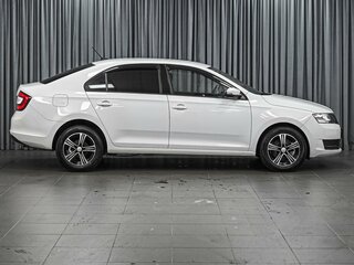 2017 Skoda Rapid I Рестайлинг, белый, 1125000 рублей, вид 5