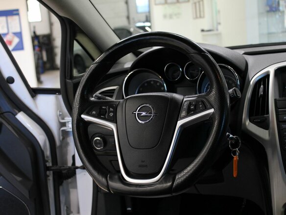 2012 Opel Astra GTC J Рестайлинг, белый - вид 11