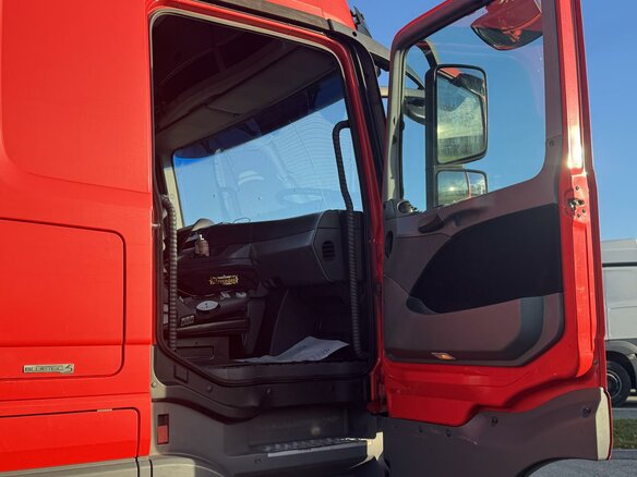 2013 Mercedes-Benz Actros, красный, 2950000 рублей - вид 16