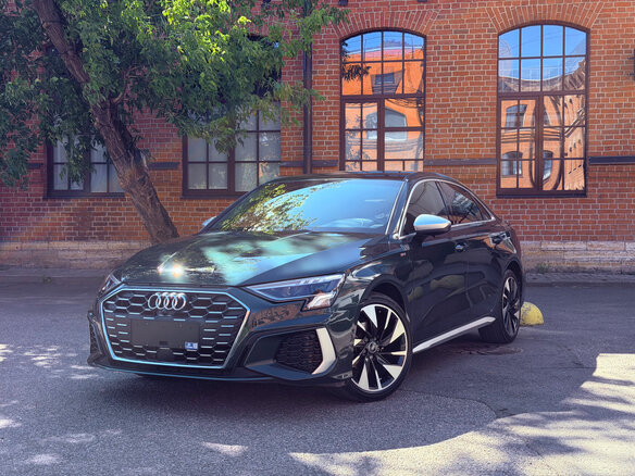 2023 Audi A3 35 TFSI Long IV (8Y), пурпурный, 2190000 рублей