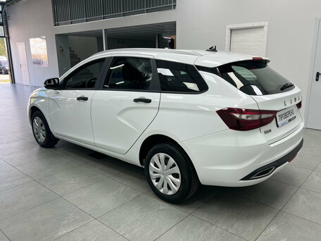 2024 Lada (ВАЗ) Vesta SW I Рестайлинг (NG), белый, 1460000 рублей, вид 4