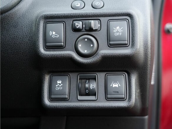 2018 Nissan Note e-Power II Рестайлинг, красный, 1155000 рублей - вид 17