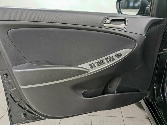 2015 Hyundai Solaris I Рестайлинг, чёрный - вид 10