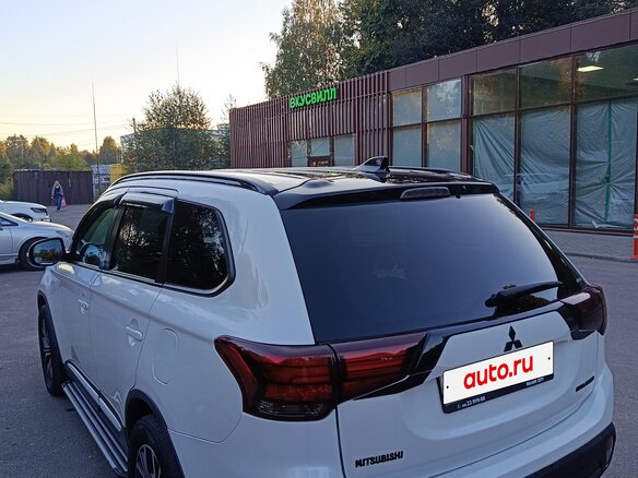 2017 Mitsubishi Outlander III Рестайлинг 2, белый, 1760000 рублей - вид 6