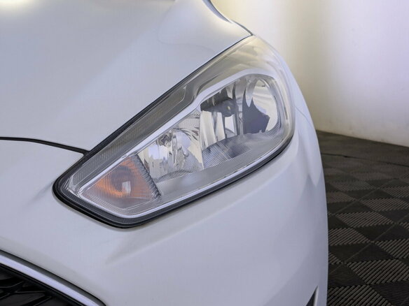 2017 Ford Focus III Рестайлинг, белый, 1550000 рублей - вид 16