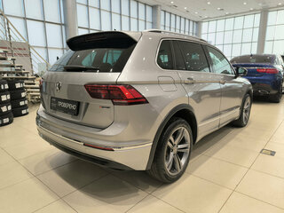 2018 Volkswagen Tiguan II, серебристый, 2700000 рублей, вид 5
