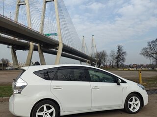 2012 Toyota Prius Alpha I (ZVW40/41), белый, 1100000 рублей, вид 5